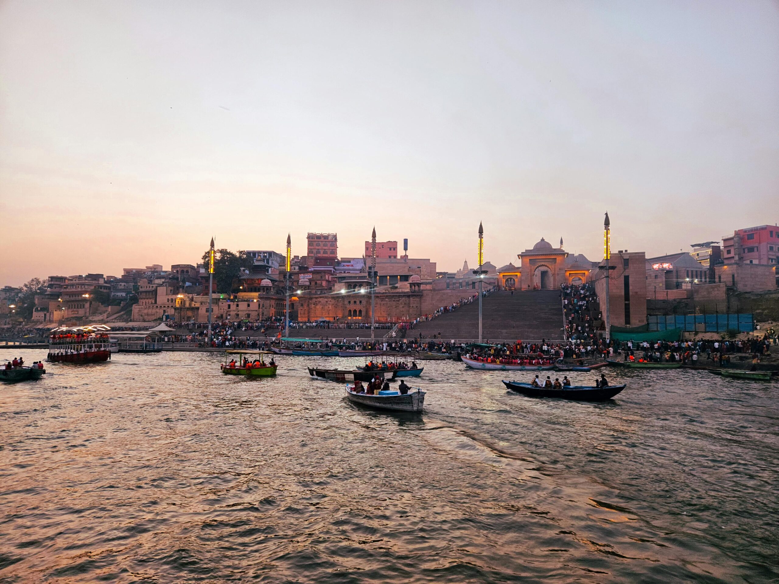 Explore Varanasi with the Best Taxi Booking Service